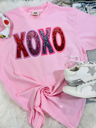 XOXO Graphic Tee Shirt - Just Believe Boutique