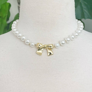 Bow and Pearls Necklace for Elegant Style