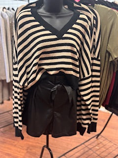 FAUX-LEATHER-SHORT