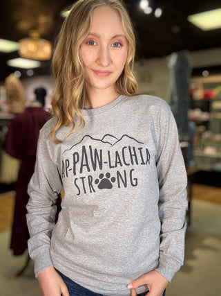 Ap-paw-lachia Strong Long Sleeve Tee – Heather Gray – model photo