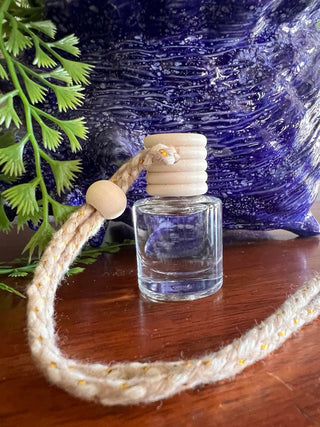 White Oak & Vanilla Hanging Car Freshener Diffuser