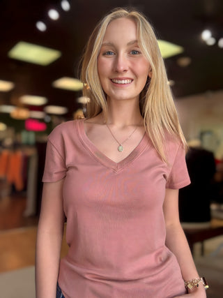 Classic V-Neck Short Sleeve Slim T-Shirt – Pale Rose – model photo