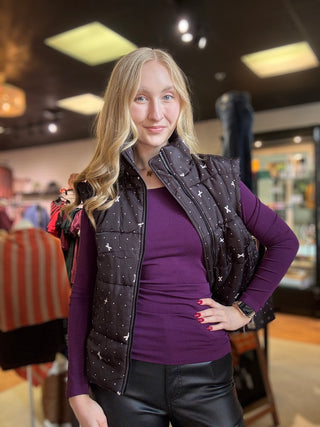 Polka Dot Bow Print Puffer Vest – Black – model photo