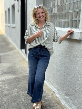 Textured Stripe Green Top – model photo