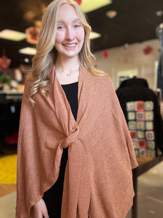 Cozy Sweater Knit Poncho – Toffee – model photo