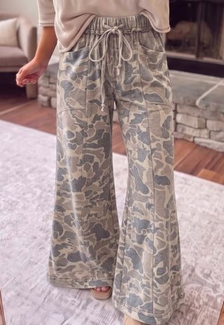 Drawstring wide leg pants with pockets in soft gray camo