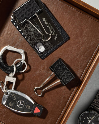 Oventure - Men's Keychain - Sleek Black Leather O-Boy Keyring