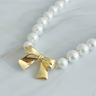 Bow and Pearls Necklace for Elegant Style