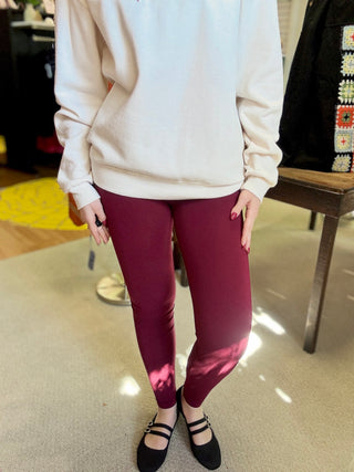 High Waisted Tummy Control Leggings Elietian – Burgundy – model photo