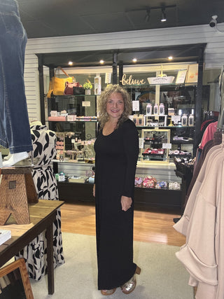 Reversible Maxi Dress – Black – model photo