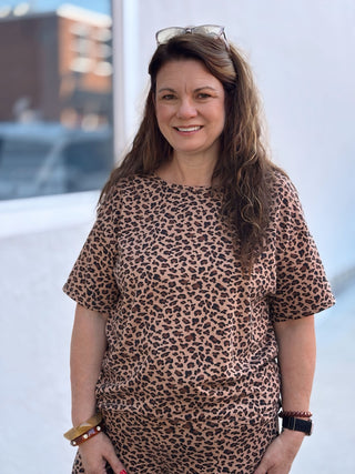 Leopard Loose Tee Drawstring Waist Barrel Pants Set – Brown – model photo