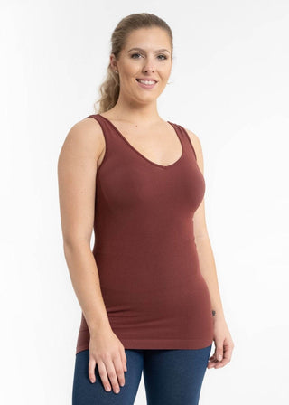 Reversible tank top in maroon, V-neck, sleeveless, form-fitting basic layer