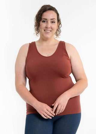 Curvy-fit tank top in sienna with scoop neckline and sleeveless cut