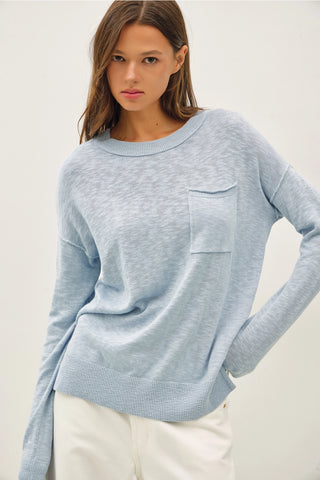 ROUND NECK SWEATER WITH POCKET