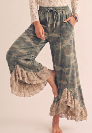 Lace ruffle hem wide leg drawstring pants in olive camo